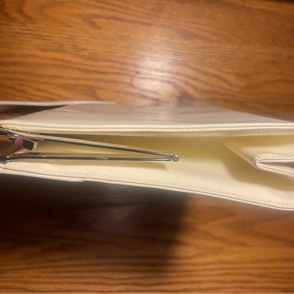 Gucci Shoulder Handbag Purse Enamel Cream White - Picture 6 of 10